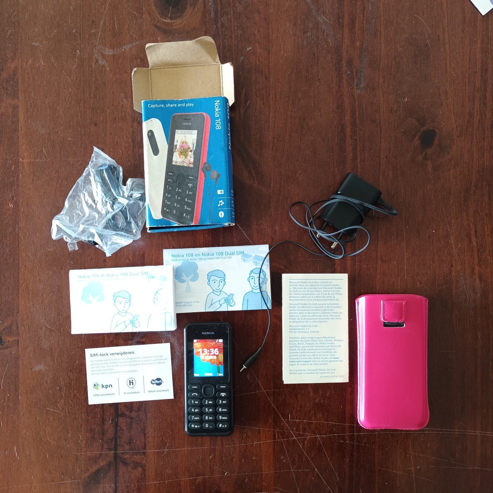 Nokia 108 werkt en compleet, Gebruikt, Zwart, Ophalen of Verzenden, Klassiek of Candybar