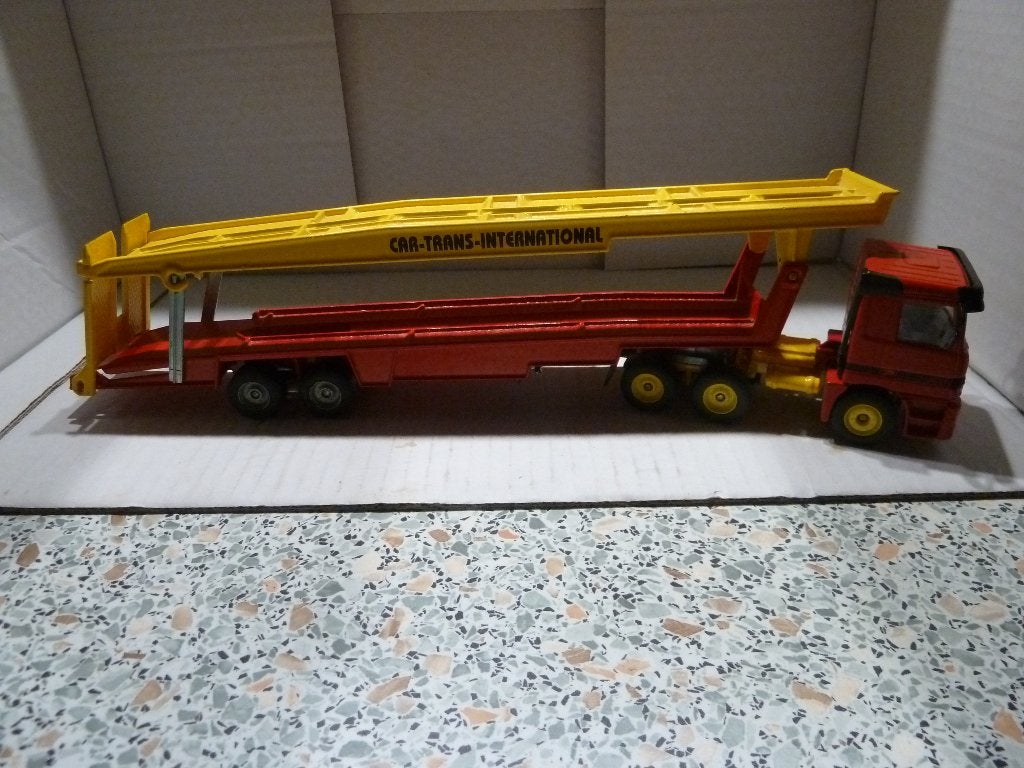 Siku auto Transporter met gele oplegger, Ophalen of Verzenden, Zo goed als nieuw, Bus of Vrachtwagen, SIKU