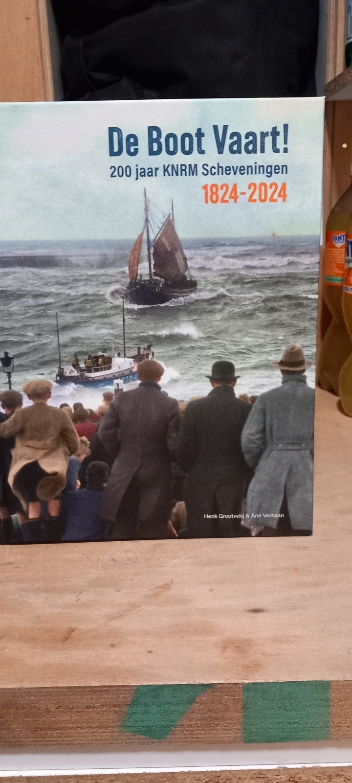 De Boot Vaart! 200 jaar KNRM Scheveningen 1824-2024, Boeken, Ophalen of Verzenden
