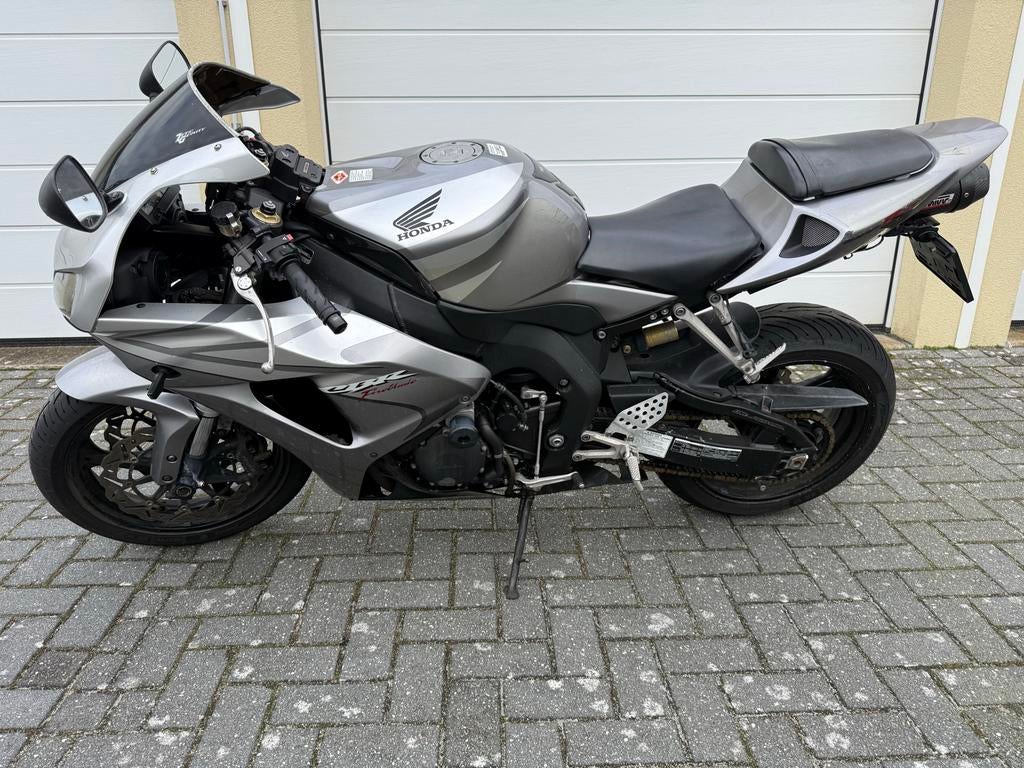 Honda CBR 1000RR Fireblade - Grote beurt gehad!, 4 cilinders, Motorrijbewijs A, Super Sport, Particulier