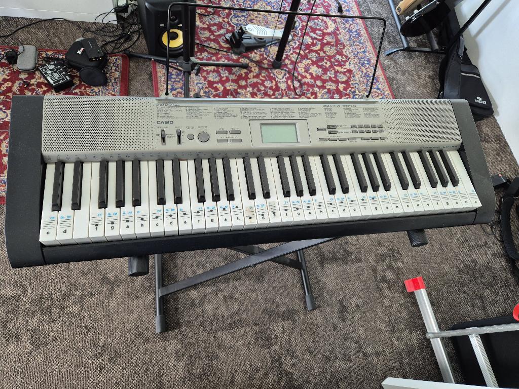 Casio LK-125 keyboard met leersysteem, Casio, Ophalen of Verzenden, Met standaard, 61 toetsen
