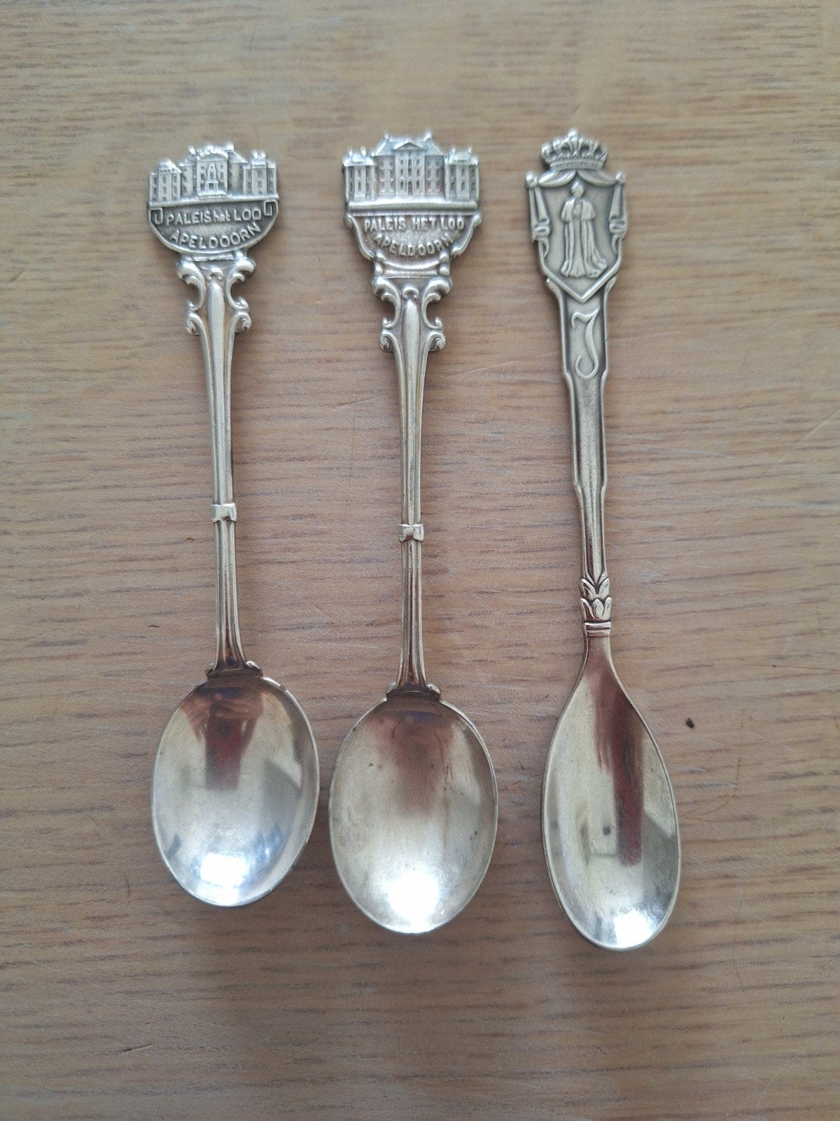 3 theelepels Koninklijk Huis: Juliana 1948 & Paleis Het Loo, Ophalen of Verzenden