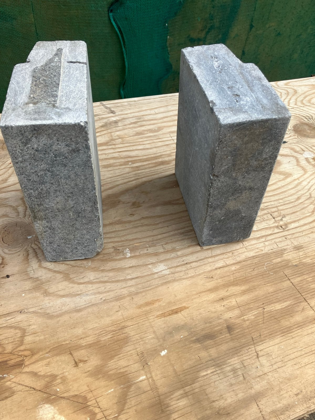 2 hardsteen blokjes of te maken neutjes, Doe-het-zelf en Verbouw, Overige Doe-het-zelf en Verbouw, Ophalen of Verzenden, Gebruikt