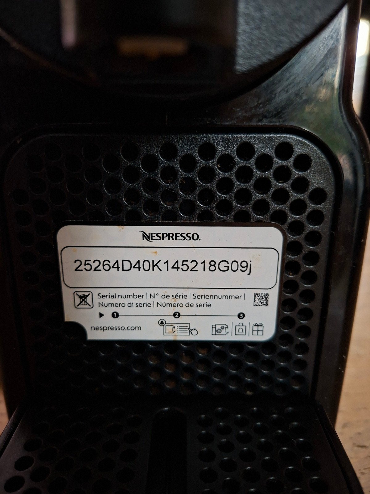 Nespresso DeLonghi Essenza Mini - Zwart, Espresso apparaat, Ophalen of Verzenden, Zo goed als nieuw, 1 kopje