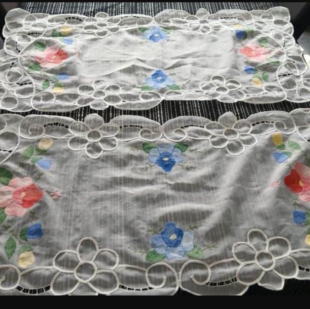2 tafelloper met bloemen L 80 cm B 47 cm, Overige materialen, 80 cm, Ophalen of Verzenden, Zo goed als nieuw