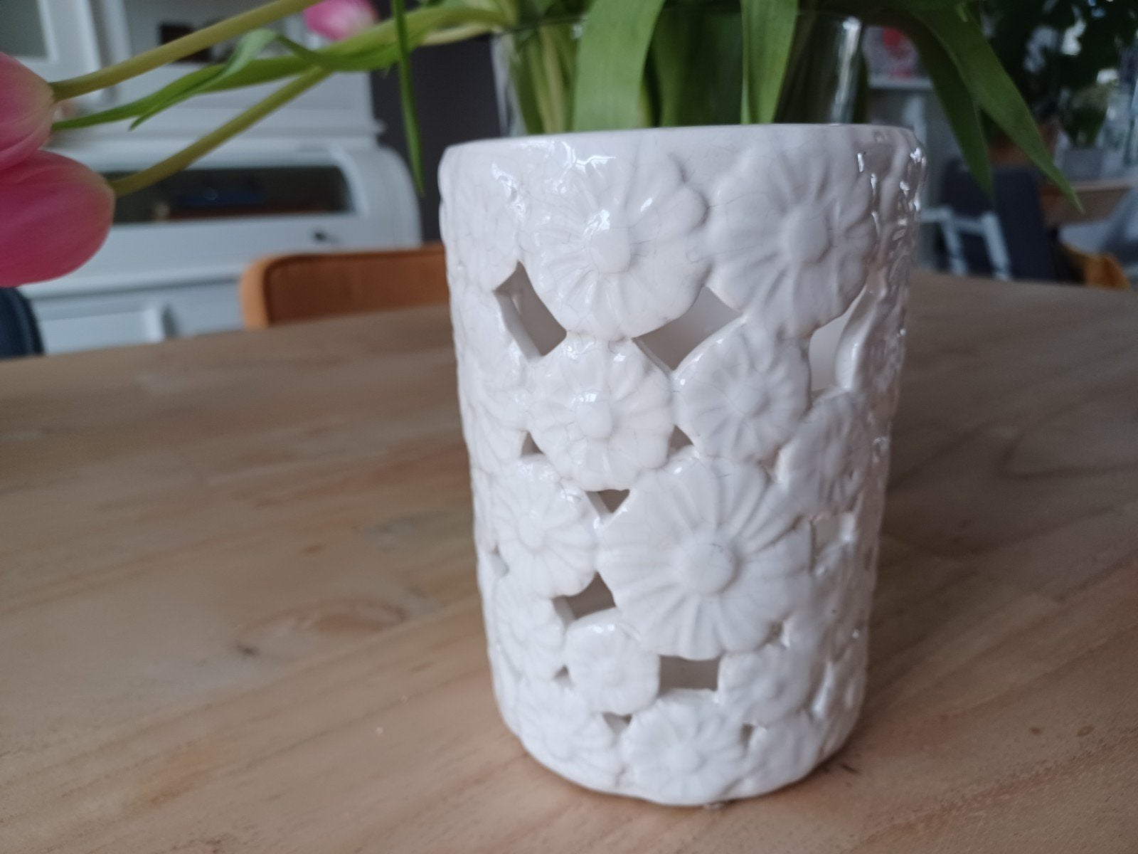Vintage Crème Aardewerk Kandelaar met Bloemen, 16cm, Huis en Inrichting, Woonaccessoires | Kandelaars en Kaarsen, Ophalen of Verzenden