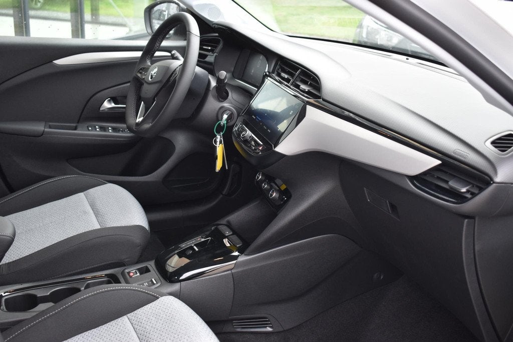 Opel Corsa Electric Edition 50 kWh VOORRAAD KORTING, 12 maanden, Zwart, 355 km, Wit