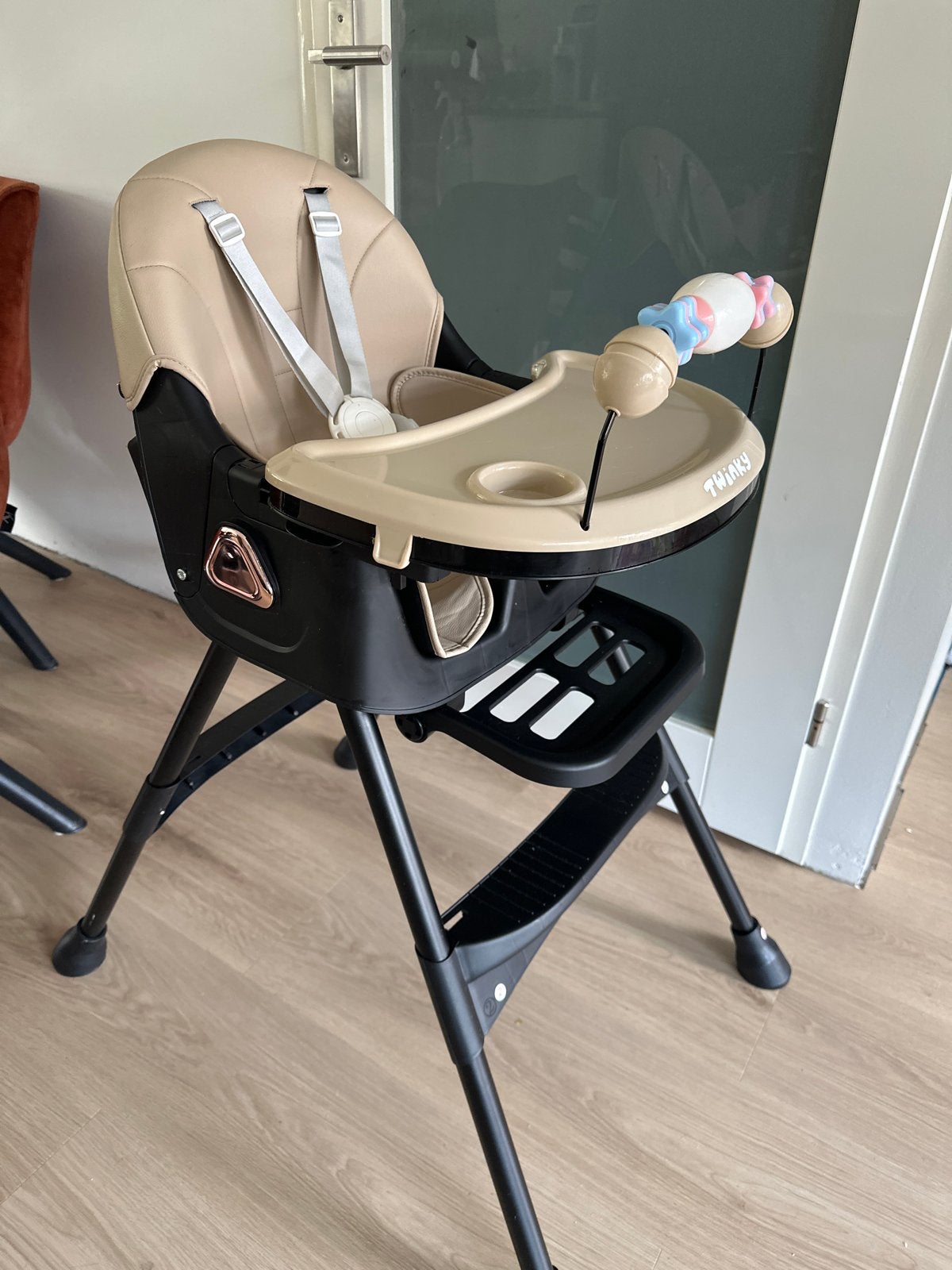 Twinkly kinderstoel - Zo goed als nieuw, Ophalen, Zo goed als nieuw, Overige typen, Afneembaar eetblad