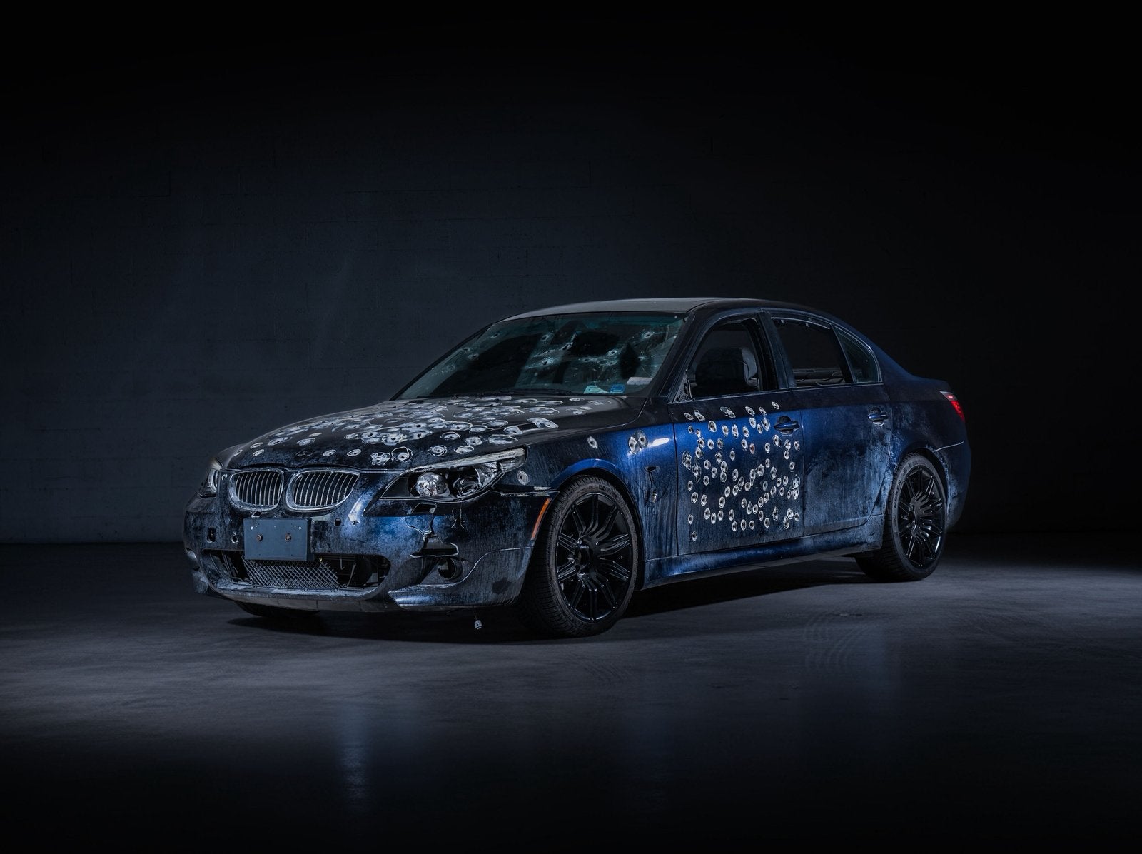 BMW 550i uit de film WOLFS (2024) Hollywood Picture Car, Automaat, Achterwielaandrijving, 4800 cc, 367 pk