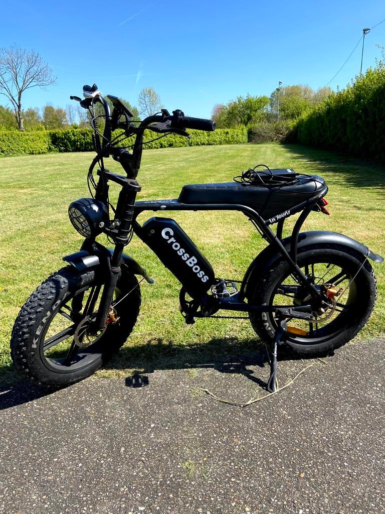 Fatbike V8 Crossboss, Zo goed als nieuw, 59 cm of meer, 50 km per accu of meer, Ophalen
