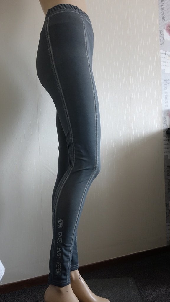 tweedelig ELVIRA travelset, Legging, Maat 36/38 (S), Verzenden, Zo goed als nieuw