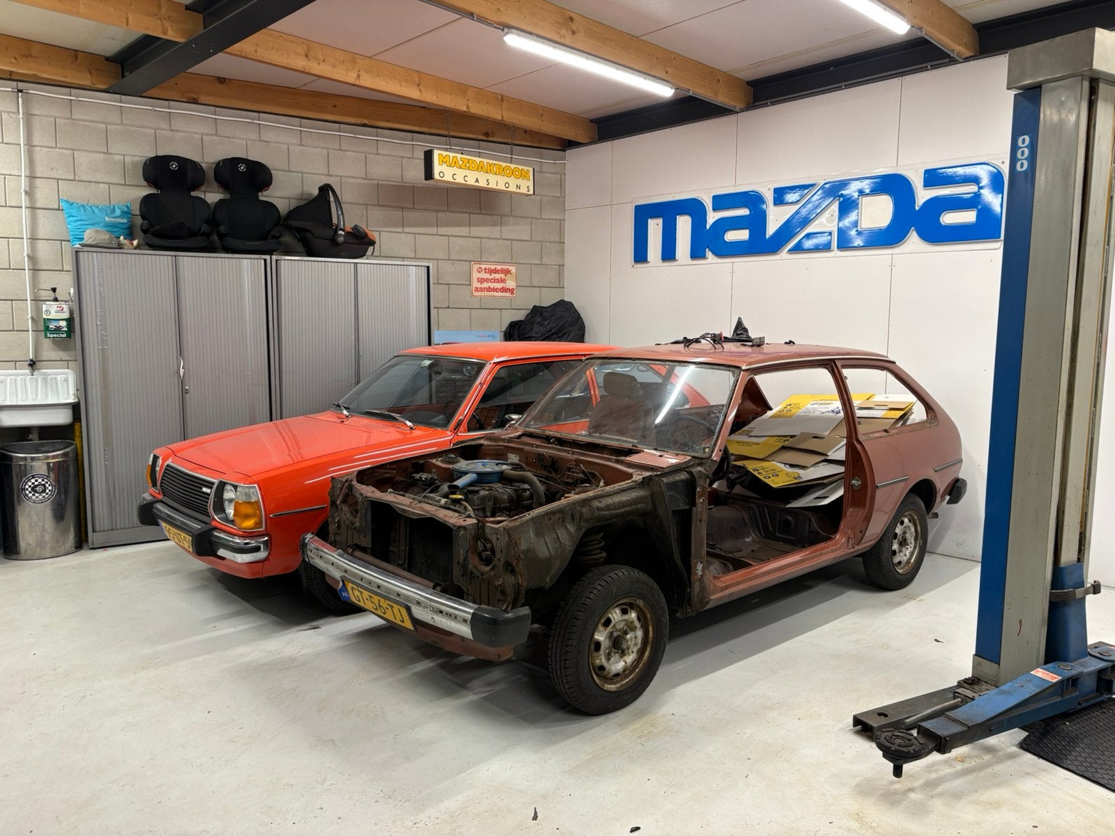 Mazda 323 fa4 1980 carrosserie, Ophalen
