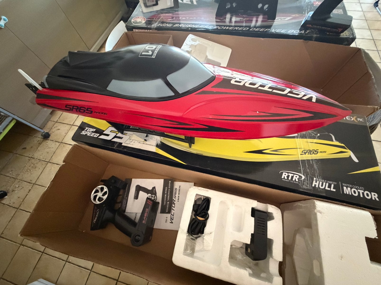 Volantex vector sr65 + joysway rocket rc boten, Ophalen of Verzenden, Gebruikt