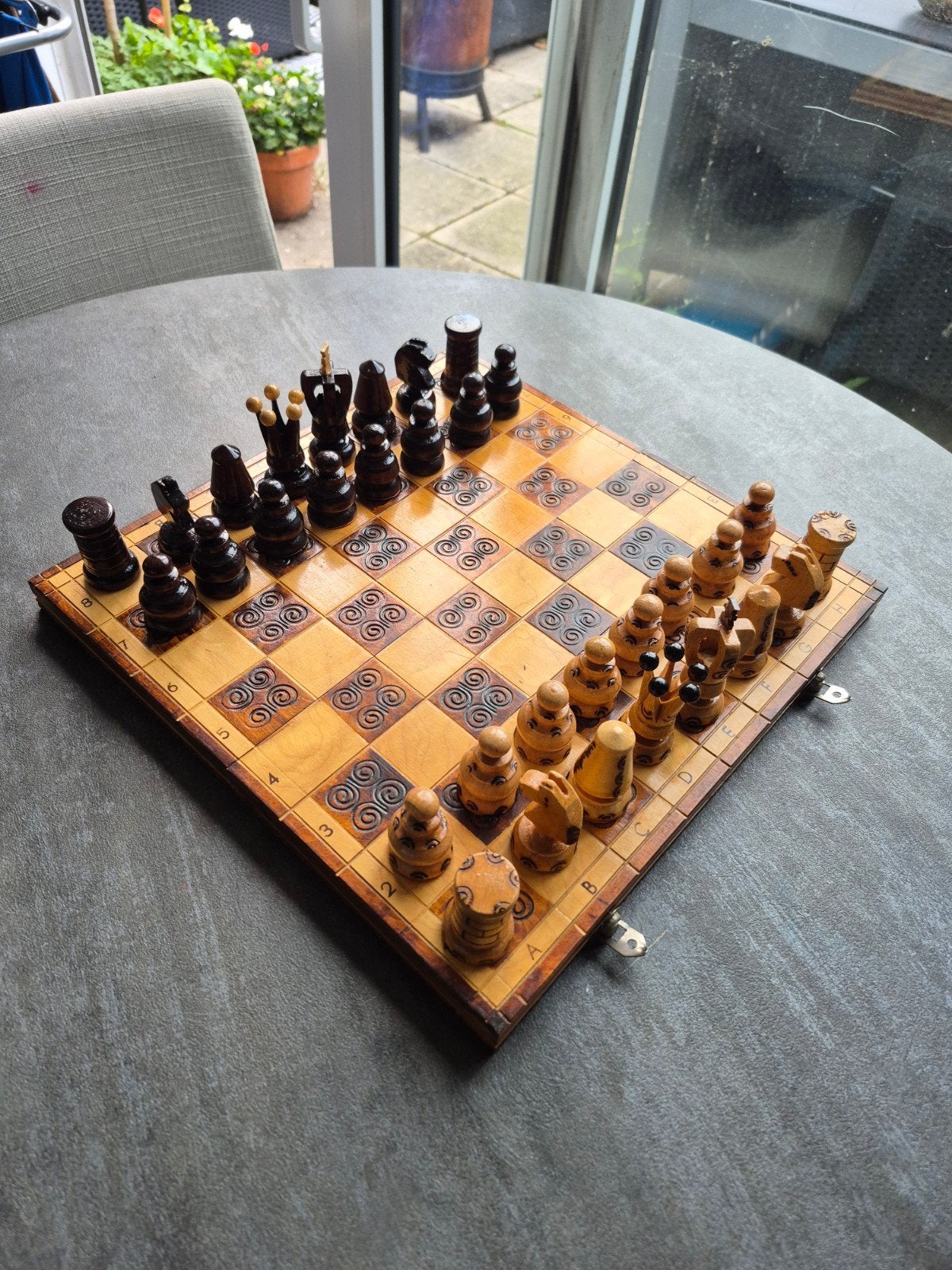 Houten schaakspel met handgesneden stukken, Een of twee spelers, Ophalen of Verzenden, Gebruikt