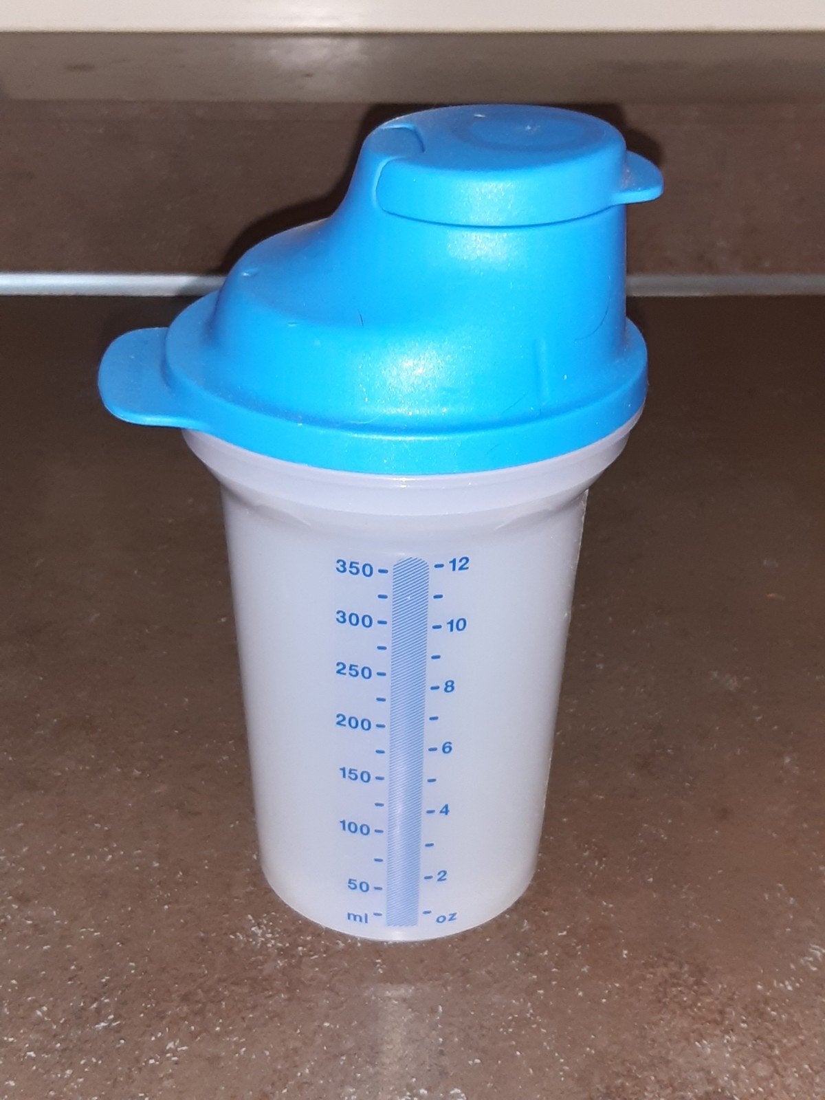 tupperware quickshaker blauw 350 ml nieuwstaat, Huis en Inrichting, Ophalen of Verzenden, Zo goed als nieuw, Blauw