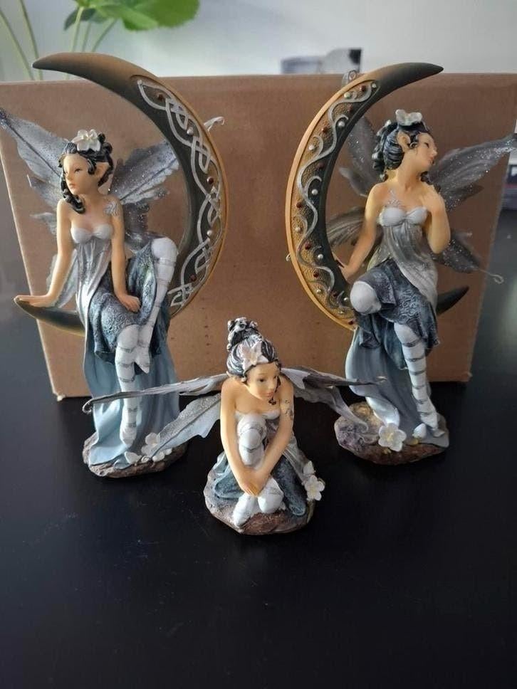 Efteling elfjes fairy elf maan zittend engel, Verzamelen, Beelden en Beeldjes, Ophalen, Zo goed als nieuw