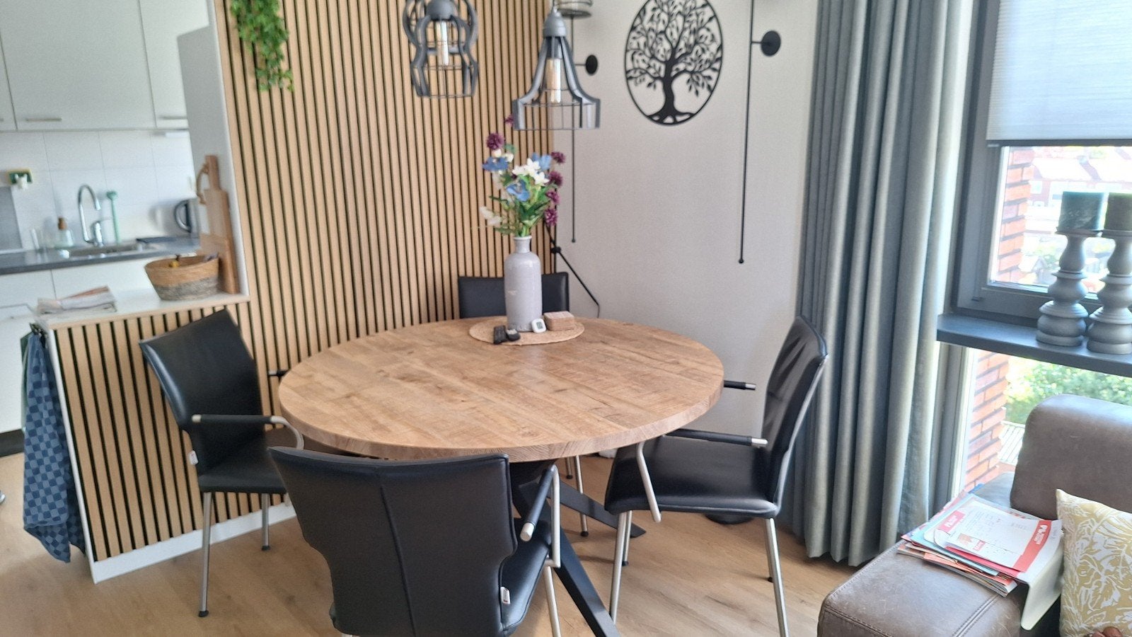 Ronde mangohouten eettafel met 4 leren stoelen, Ophalen