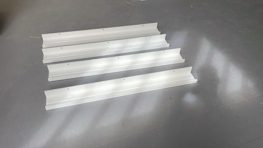 IKEA MOSSLANDA Schilderijenplank (4 stuks), Ophalen of Verzenden, Zo goed als nieuw