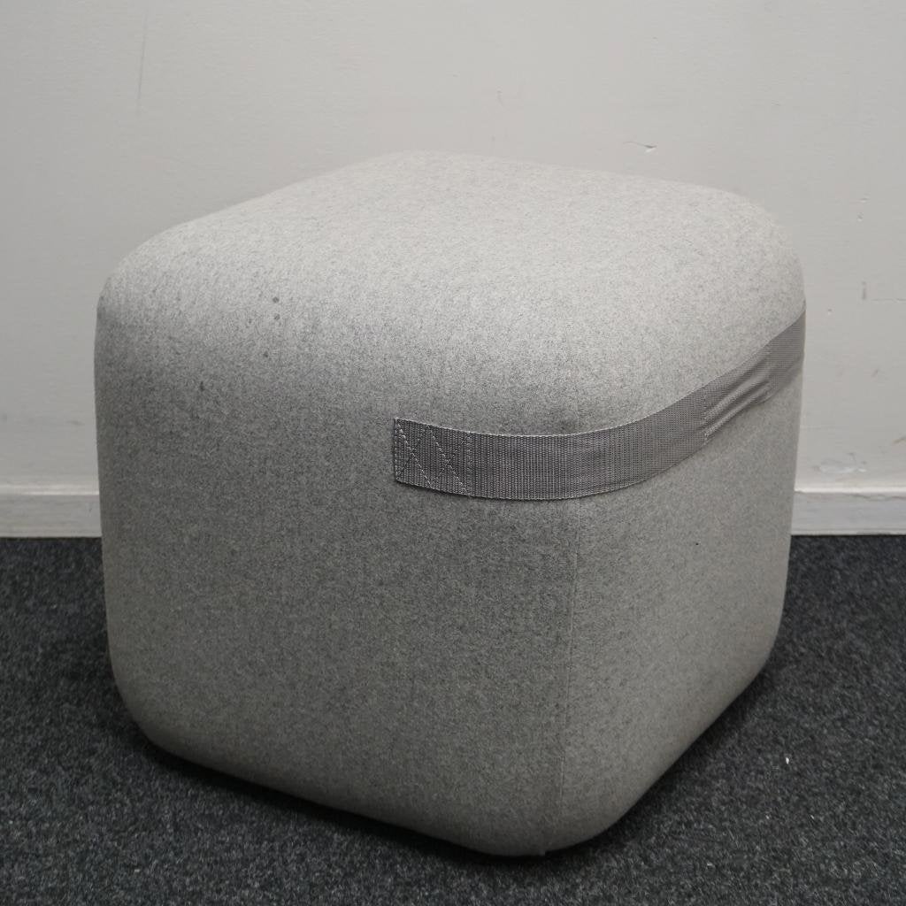 Viccarbe Season Poef | Design kruk | Grijs | Verrijdbaar, Minder dan 50 cm, Gebruikt, -, Vierkant
