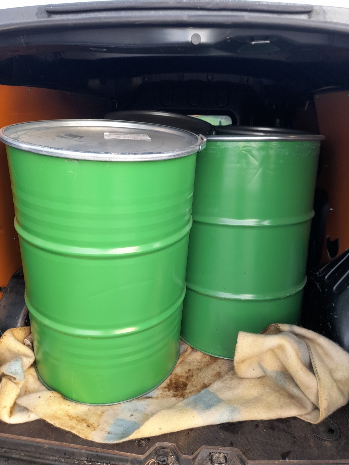 Vuurton, brandton of opslagton met deksel. (200 liter), Ophalen, Zo goed als nieuw, Vuurton