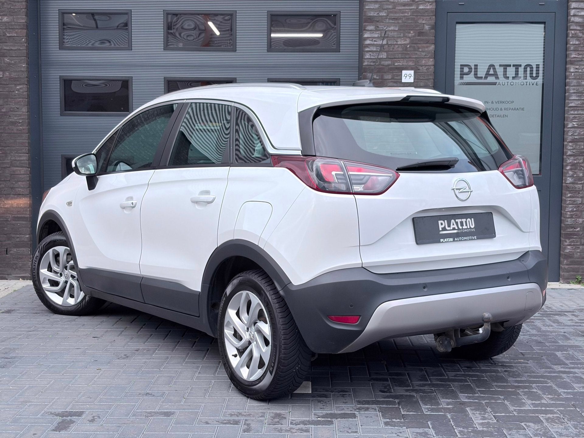 Opel Crossland X 1.2 Turbo Innovation |Automaat|Trekhaak|Car, Auto's, 840 kg, Gebruikt, Leder en Stof, Wit