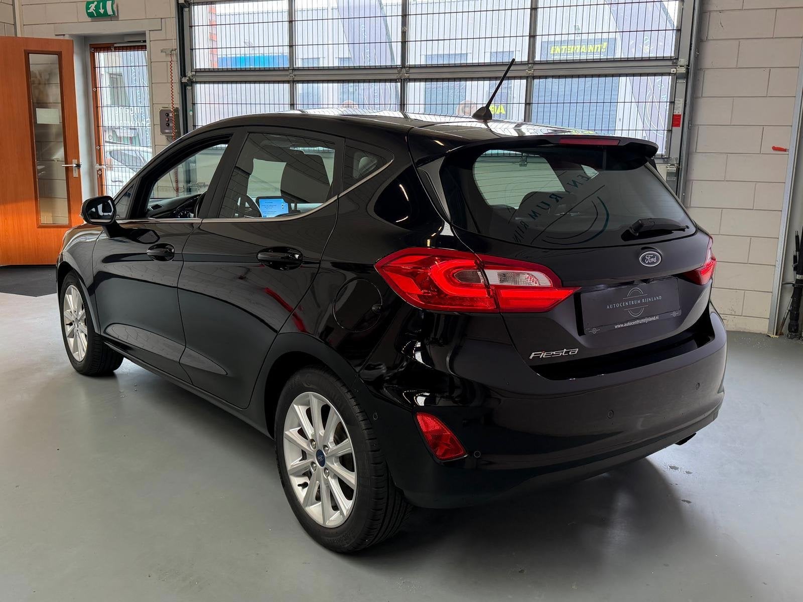 Foto 3 van Ford Fiesta 1.0 EcoBoost Titanium Camera, Navi, Airco, Cruis