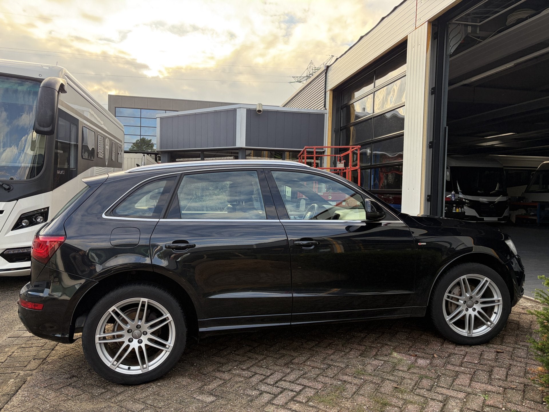 Audi Q5 2.0TFSI Automaat S-line Trekhaak (bj 2013), Gebruikt, Zwart, 4 cilinders, Zwart