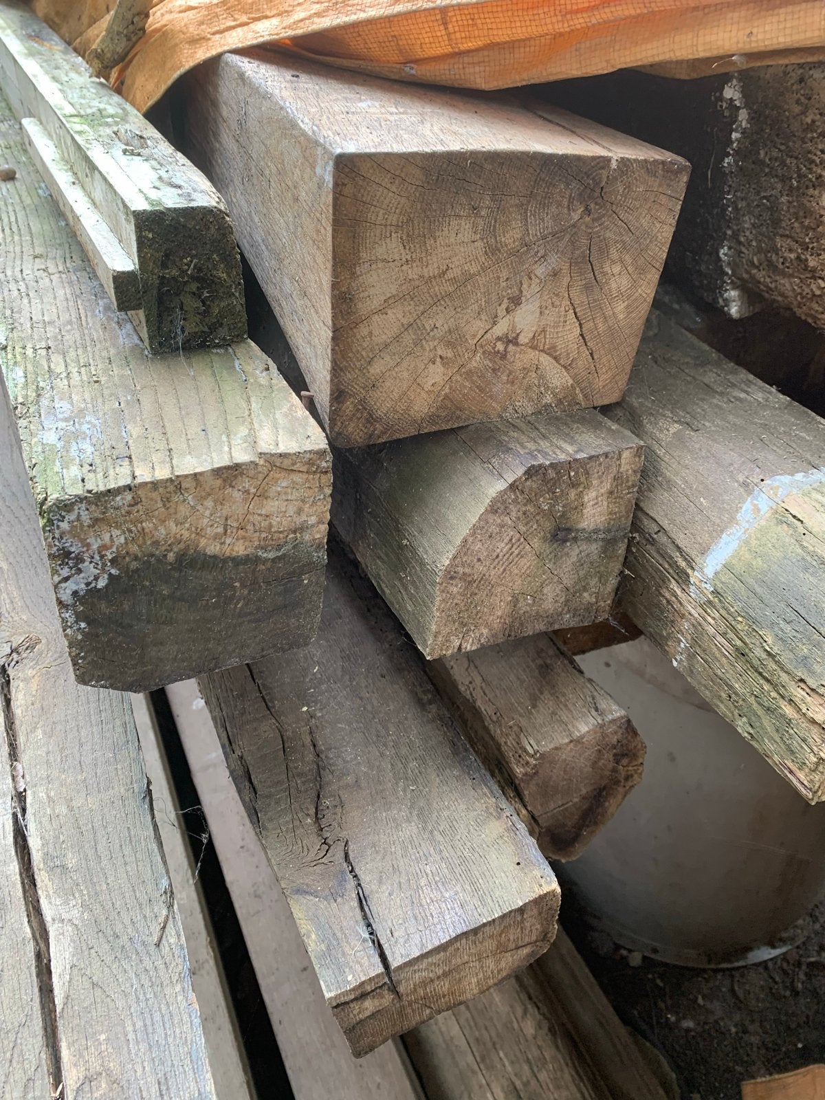Antieke Dakbalken uit Boerderij, Doe-het-zelf en Verbouw, Hout en Planken, Ophalen, Gebruikt, Eiken, Balk