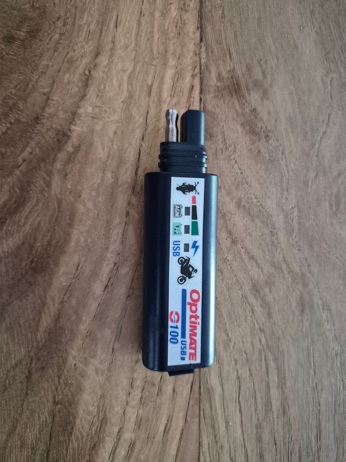 Optimate 100v3 Telefoonlader voor Motor/Brommer, Telecommunicatie, Adapter, Ophalen of Verzenden, Zo goed als nieuw, Universeel
