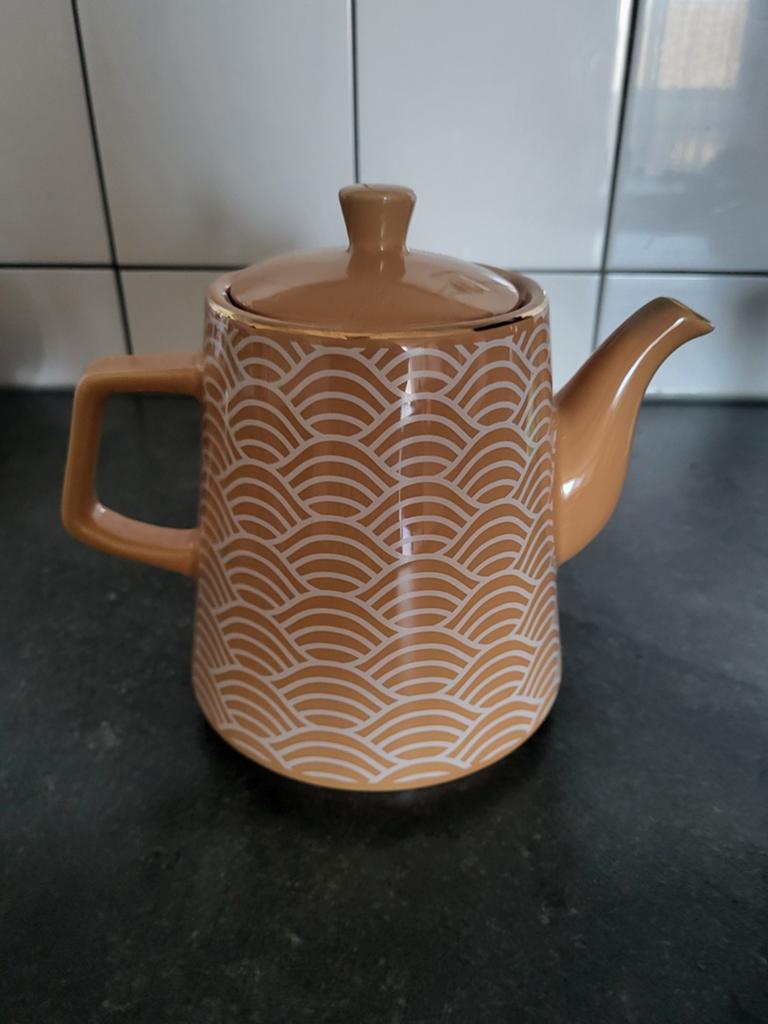 Theepot zalm/goudkleurig, Ophalen of Verzenden, Overige materialen, Overige stijlen, Overige typen