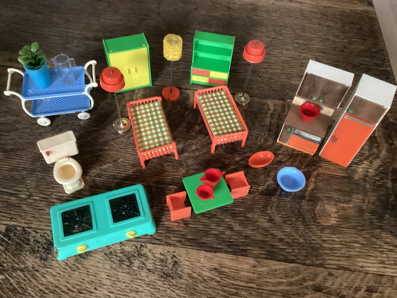 Vintage poppenhuis meubels - complete set € 12, Ophalen of Verzenden, Gebruikt, Poppenhuis