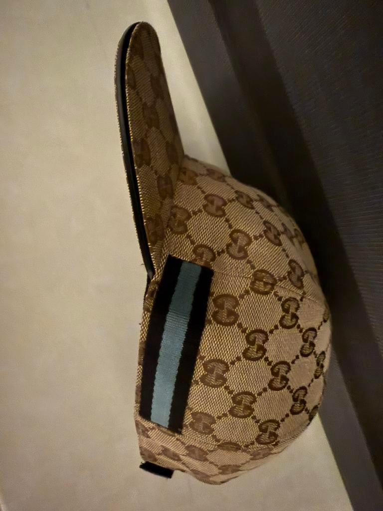 Limited blauwe Gucci pet (BOEF), Ophalen, Zo goed als nieuw, 58 of 59 cm (L, 7¼ of ⅜ inch), Pet