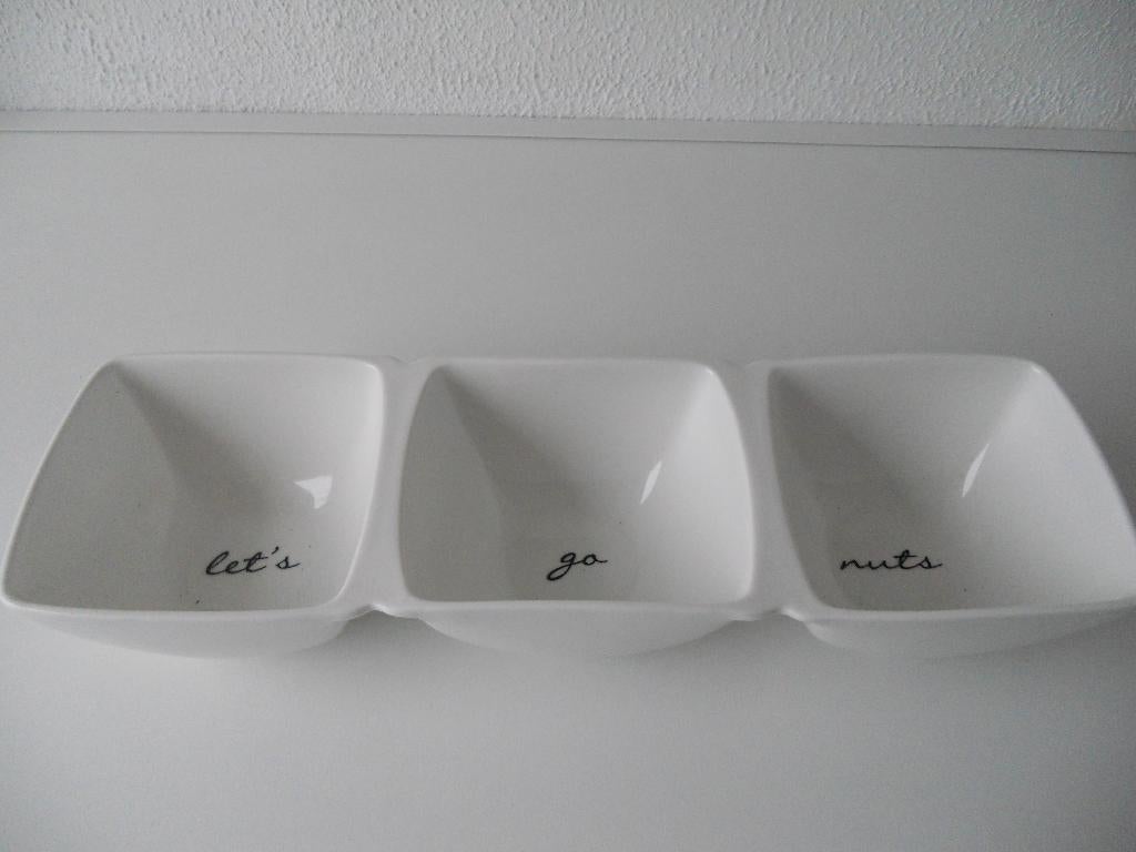 Riviera Maison schaal met 3 vakjes, Huis en Inrichting, Ophalen of Verzenden, Zo goed als nieuw, Aardewerk, Bord(en)