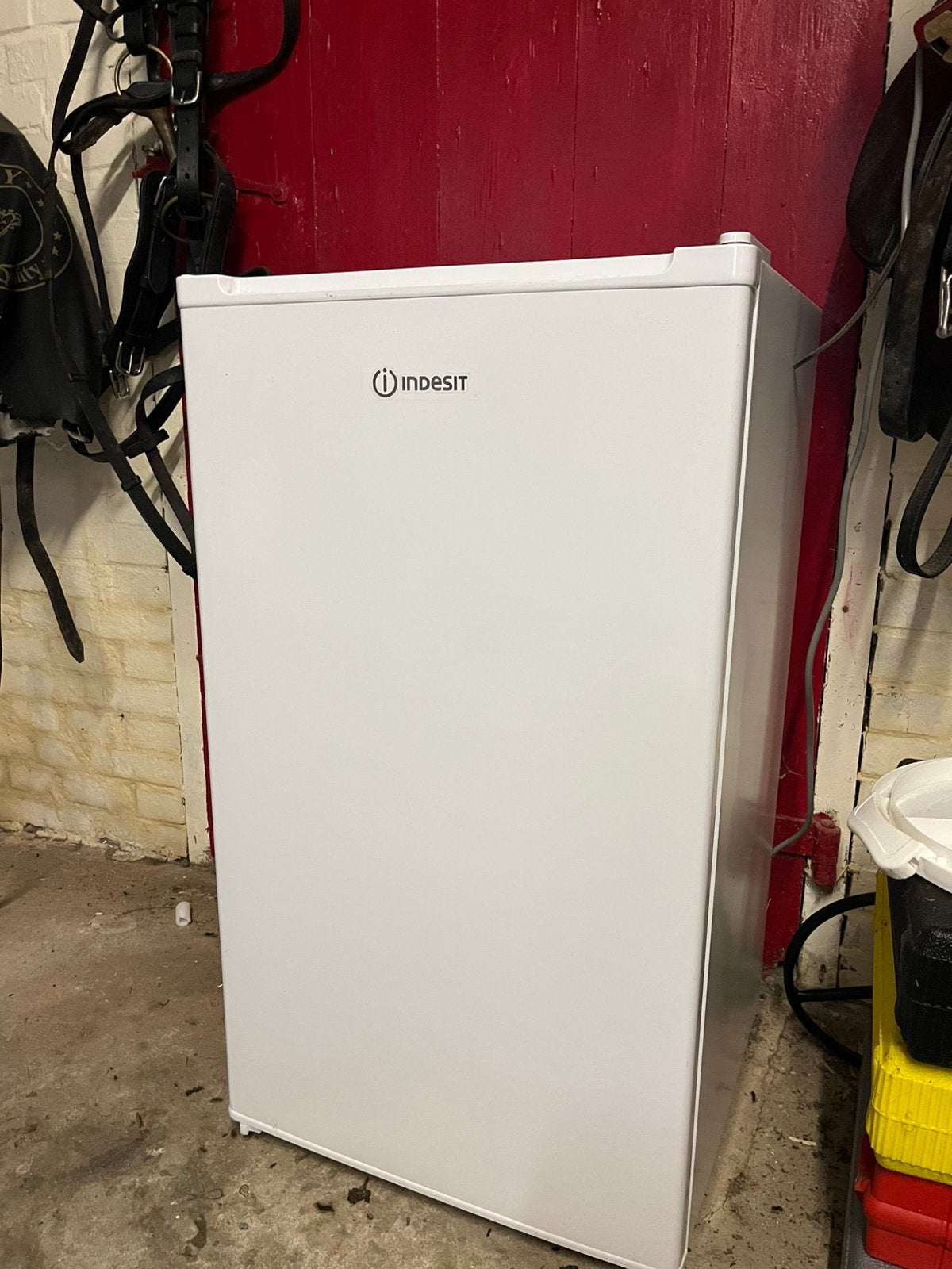 Nieuwe koelkast Indesit., Witgoed en Apparatuur, Ophalen, Zo goed als nieuw, Minder dan 60 cm