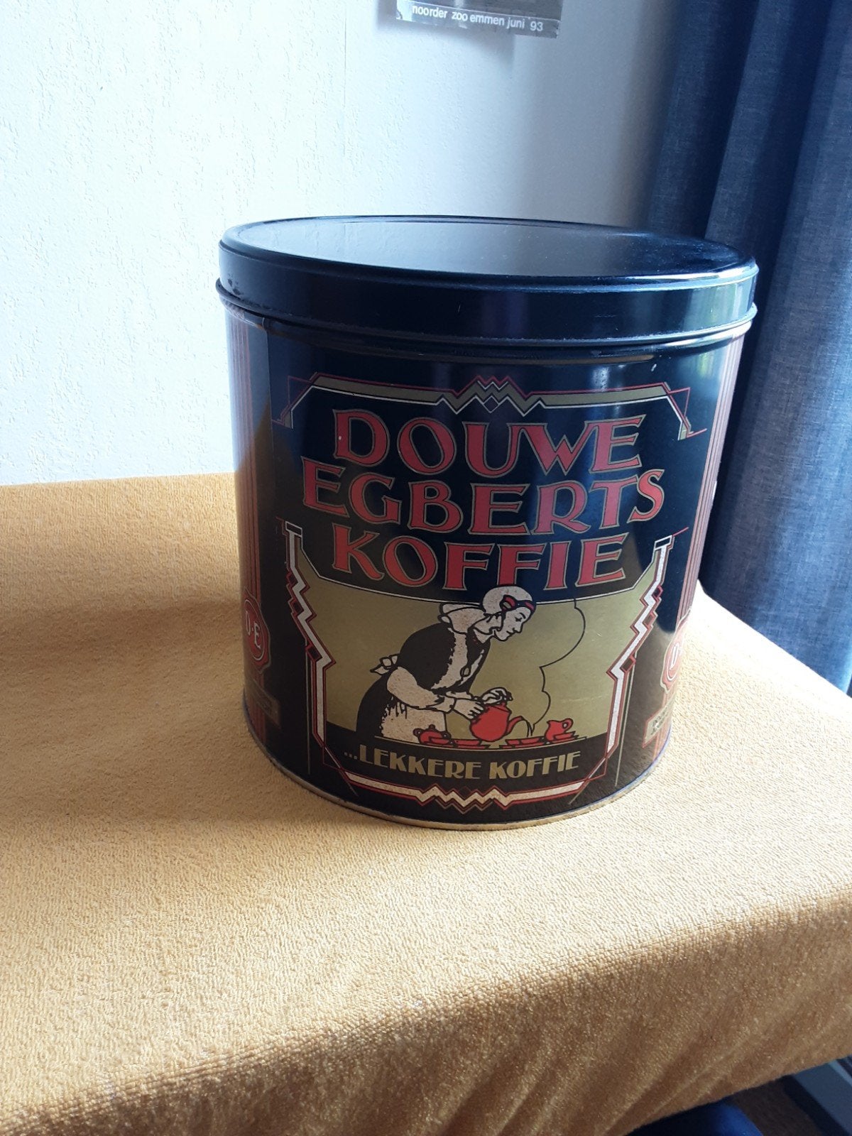 Vintage Douwe Egberts Koffieblik - Zwart met Goud, Antiek en Kunst, Antiek | Overige Antiek, Ophalen of Verzenden