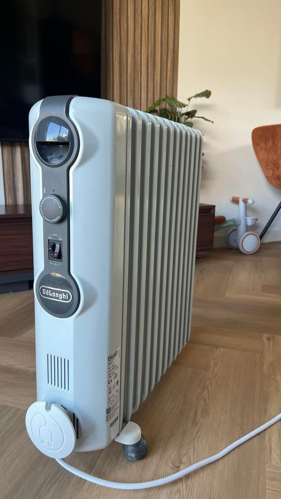 De'Longhi Oliegevulde Radiator - Elektrische Kachel, Radiator, Minder dan 60 cm, Ophalen of Verzenden, Zo goed als nieuw
