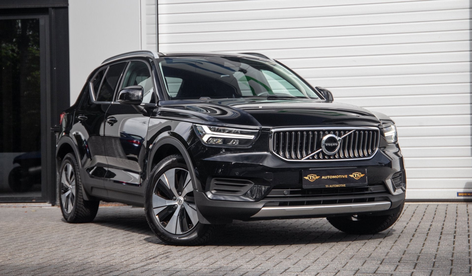 Volvo XC40 1.5 T4 Recharge Inscription, Auto's, Stof, Zwart, 48 km/l, 180 min