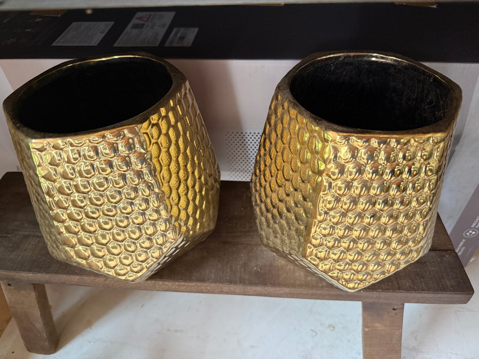 Twee gouden potten met honingraatpatroon, Ophalen, Binnen, Zo goed als nieuw, Overige vormen