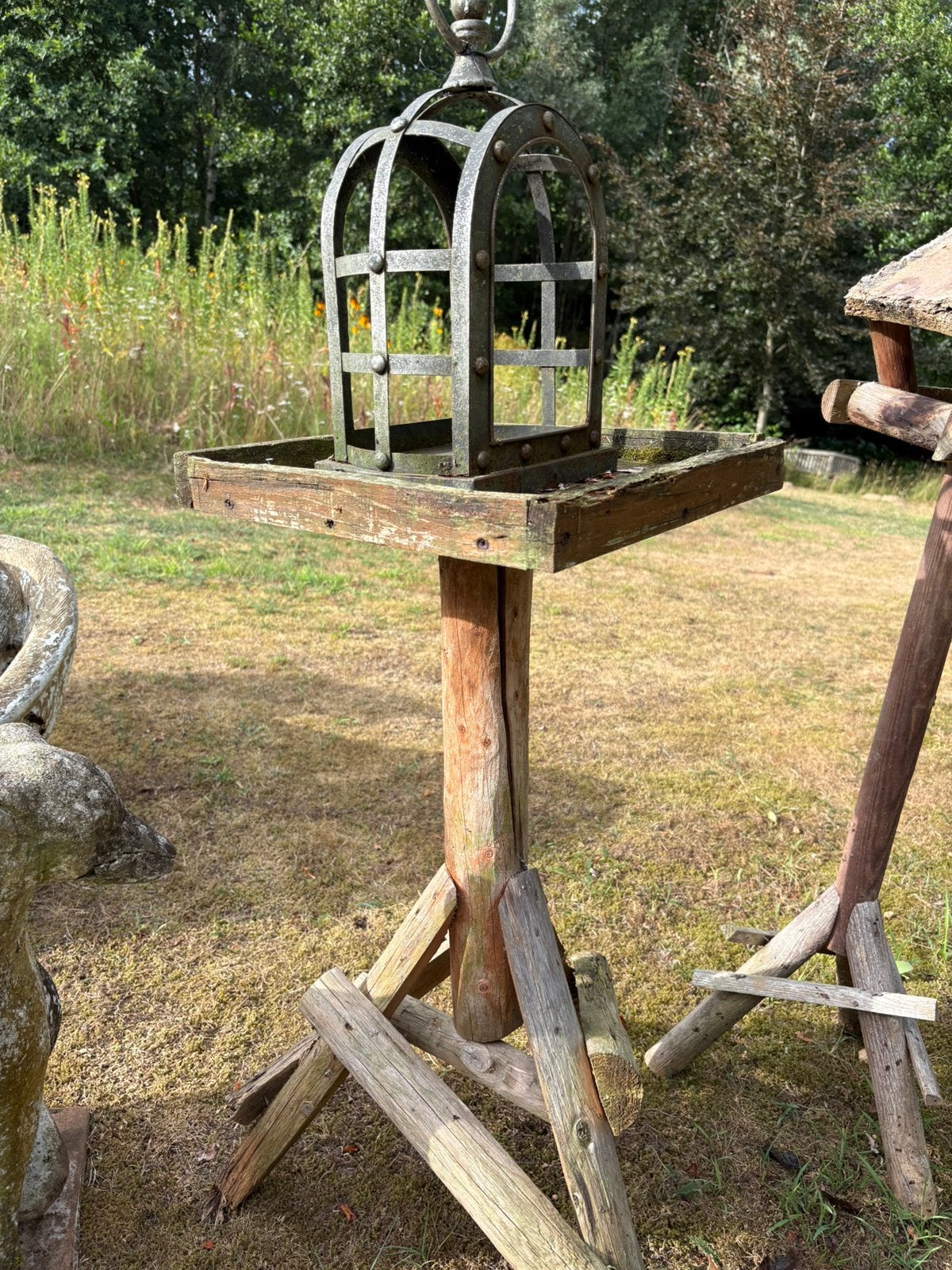 Uniek vogelhuisje/tuinornament op houten standaard, Ophalen