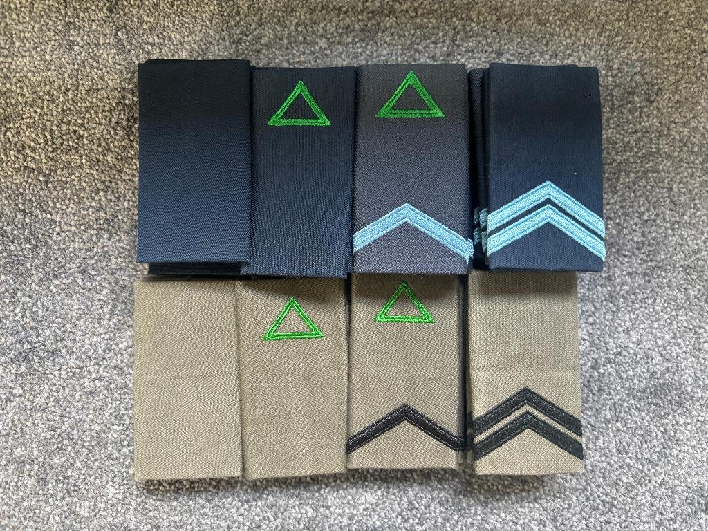 Setje rangen / epaulet Luchtmacht, Ophalen of Verzenden, Luchtmacht, Nederland, Embleem of Badge