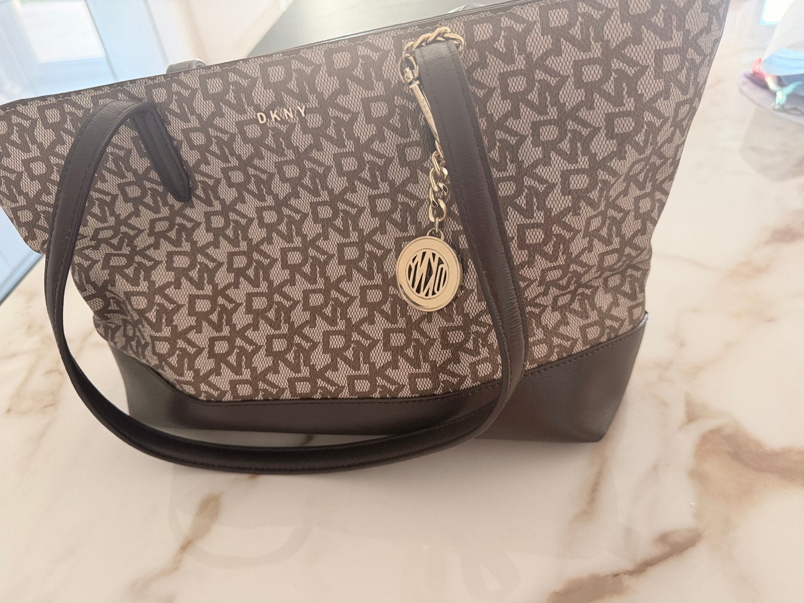 DKNY Shopper Handtas - Bruin met logo print, Ophalen of Verzenden, Zo goed als nieuw, Bruin, Shopper