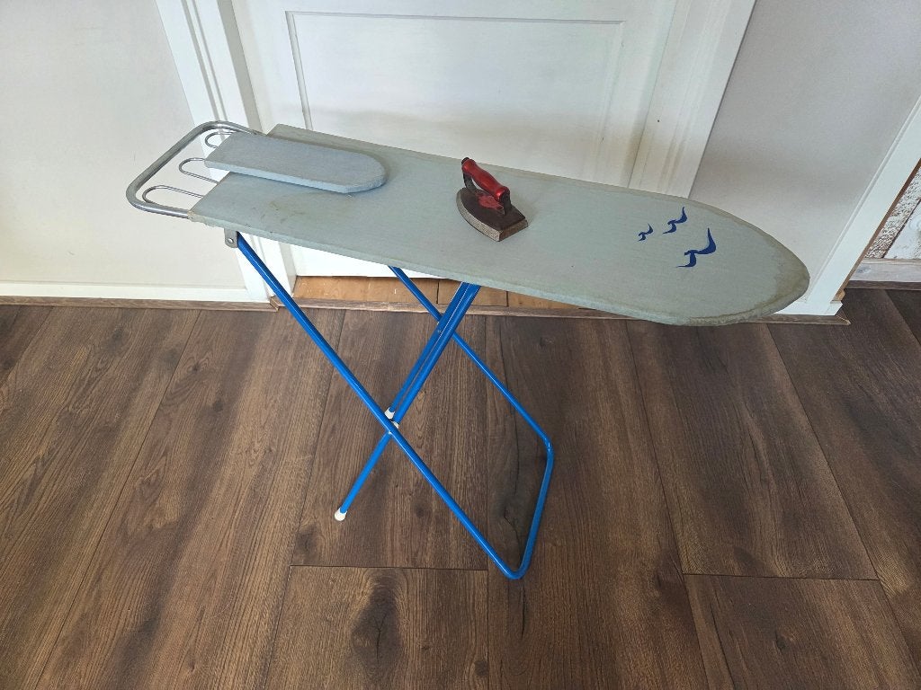 Antiek kinderstrijkplankje met kinderstrijkijzertje, Ophalen of Verzenden
