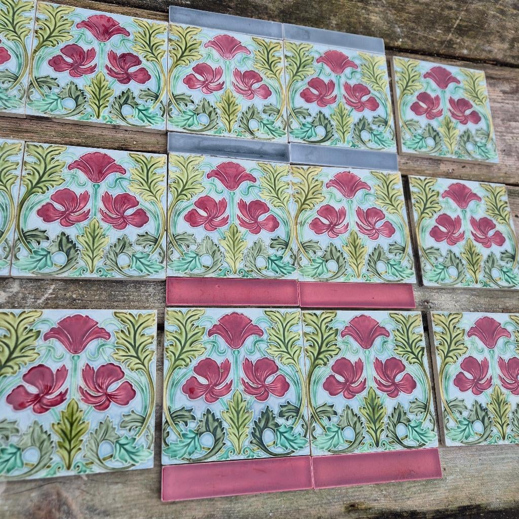 114 Art nouveau tegels Saint Amand rode klaprozen, Ophalen