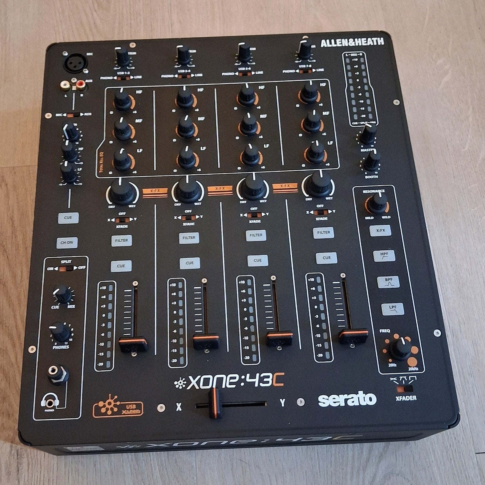 Allen & Heath Xone:43C, Ophalen of Verzenden, Zo goed als nieuw, Minder dan 5 kanalen, Microfooningang