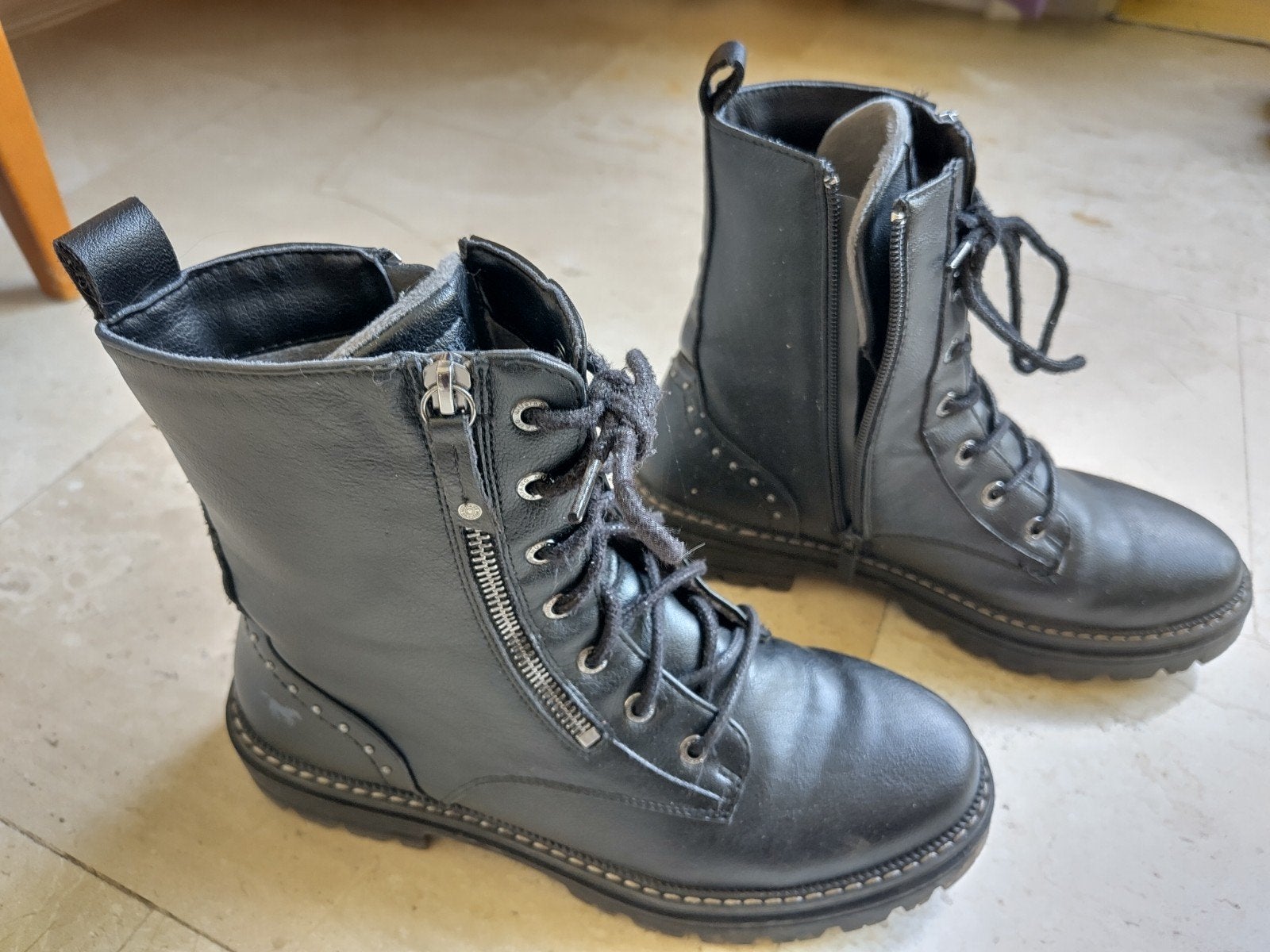 zwarte schoenen met rits. mt.40, merk Mustang, Kleding | Dames, Ophalen, Zwart, Lage of Enkellaarzen, Zo goed als nieuw