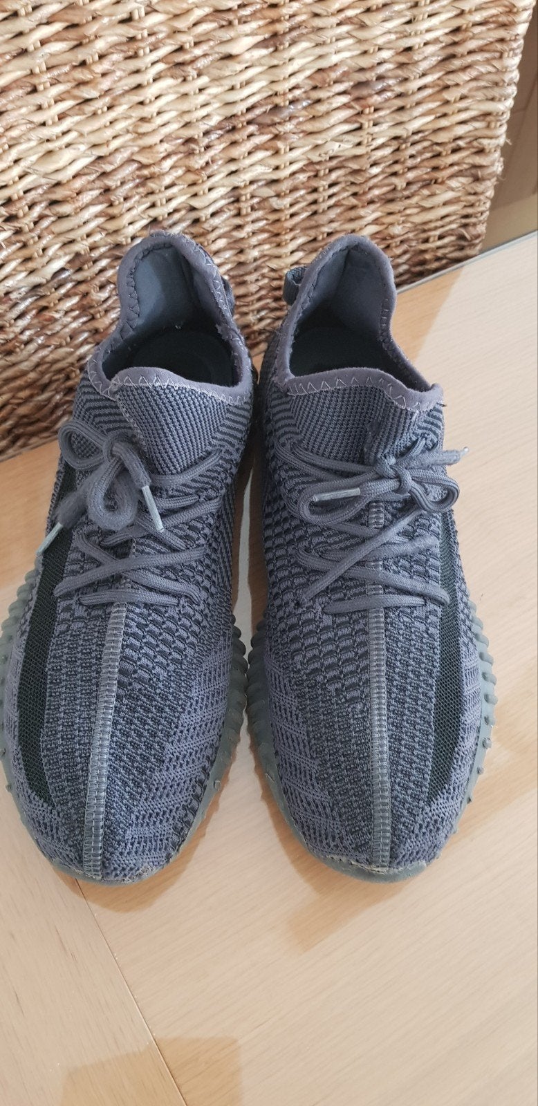 herensneaker adidas Yeezy grijs mt 47, Overige kleuren, Boots, Ophalen of Verzenden, Zo goed als nieuw