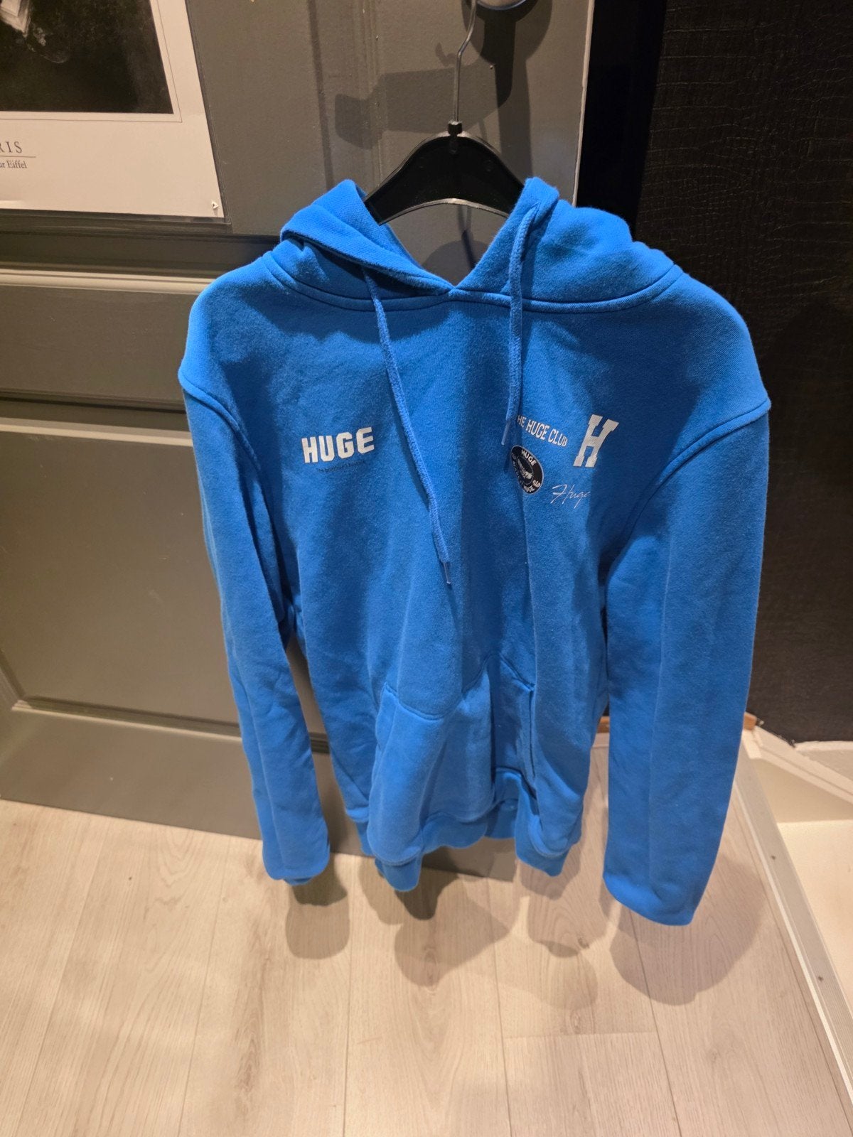 The Huge Club - Hoodie - Heren - M - Blauw, Ophalen of Verzenden, Zo goed als nieuw, The Huge Club, Maat 48/50 (M)
