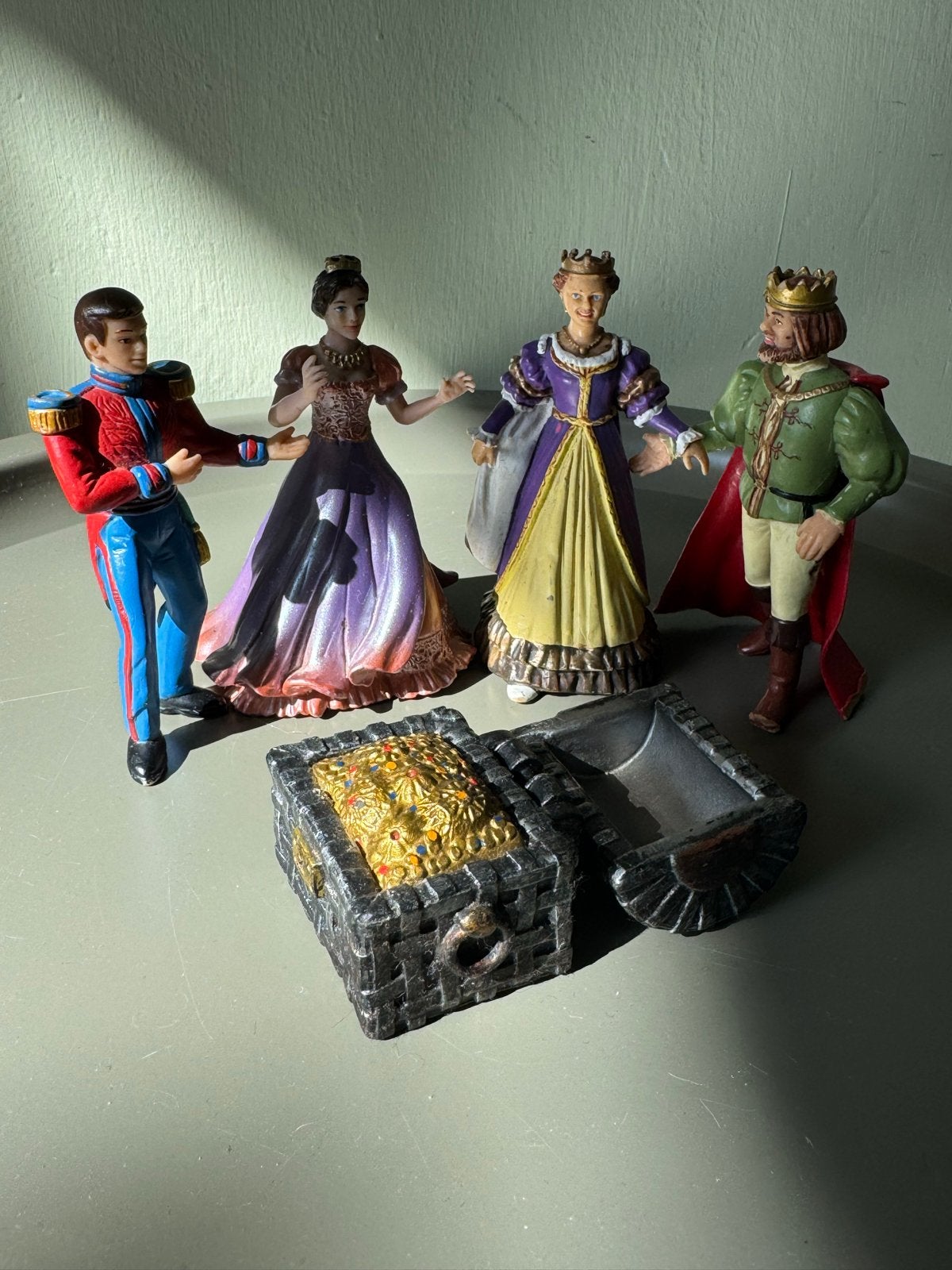 Sprookjesfiguren set: Prins, Prinses, Koningin, Koning & sch, Ophalen of Verzenden, Gebruikt