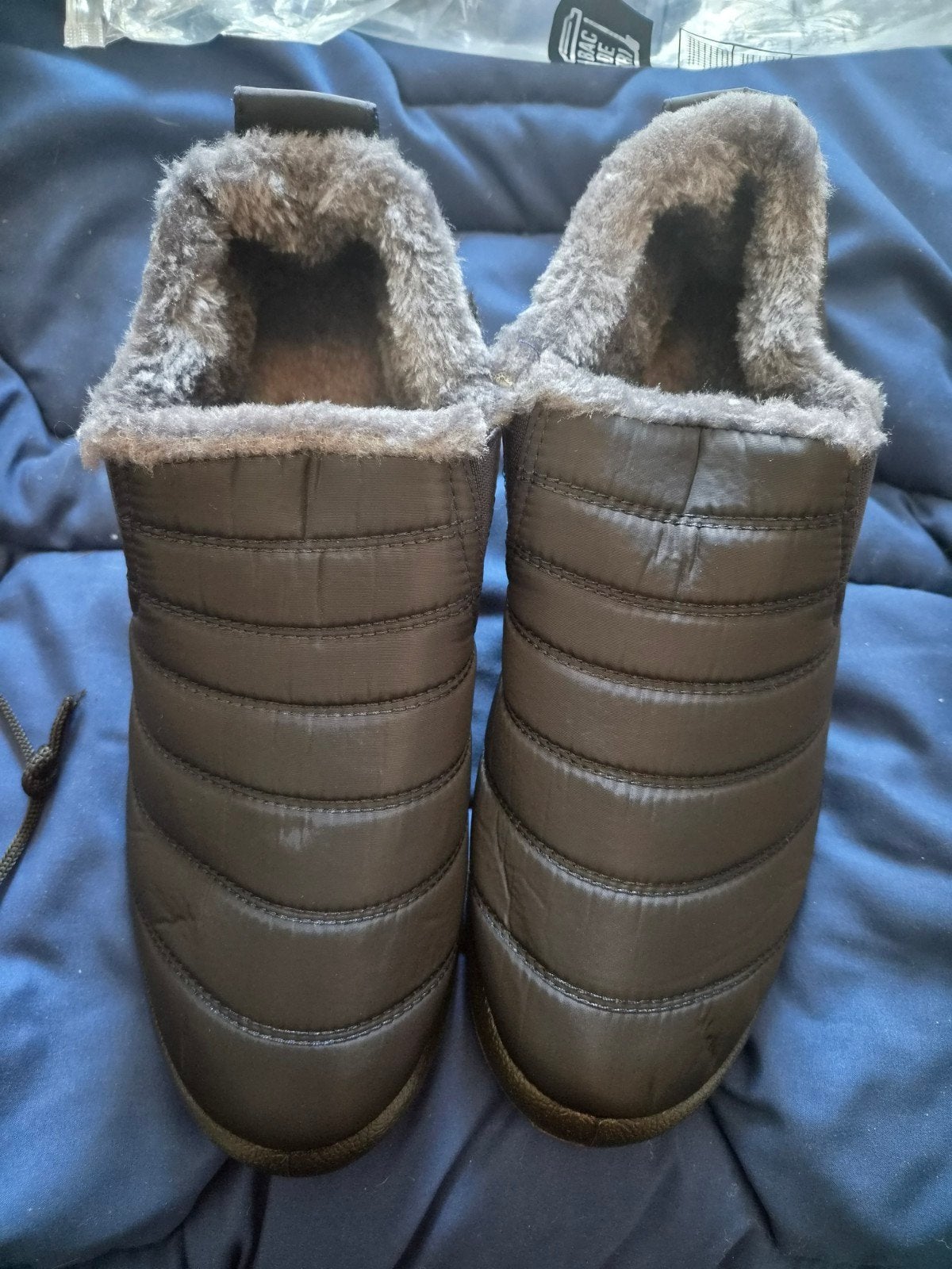 Zwarte pantoffels/sloffen met bont, maat 44, Zwart, BJ, Ophalen of Verzenden, Zo goed als nieuw