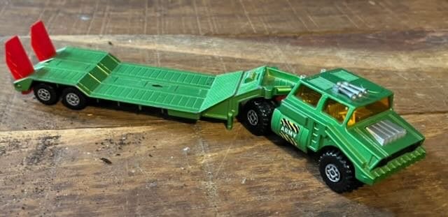 Matchbox tank transporter 1974, Ophalen of Verzenden, Gebruikt, Bus of Vrachtwagen, Matchbox